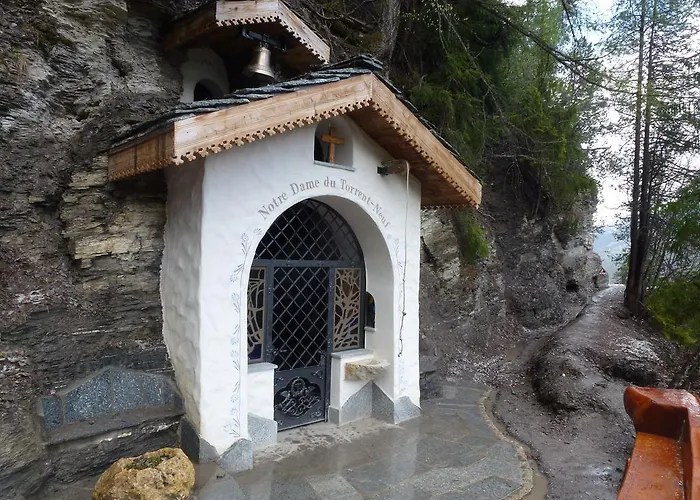 Valais - By La Sittelle Couette-café Grimisuat