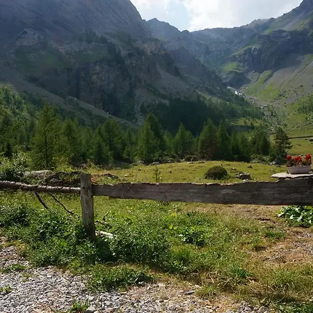 לינה וארוחת בוקר Valais - By La Sittelle